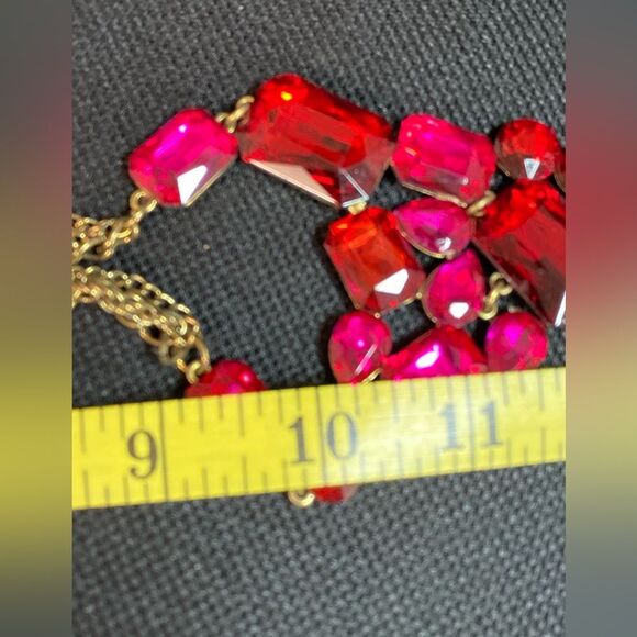 Faux Stone Daisy Bib Statement Necklace - Siam Red - adjustable clasp - Picture 6 of 6